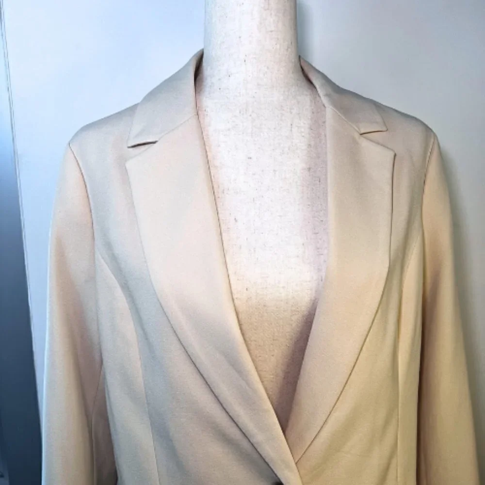 MO-KA Cream Beige Single-Breasted Relaxed Blazer Size M